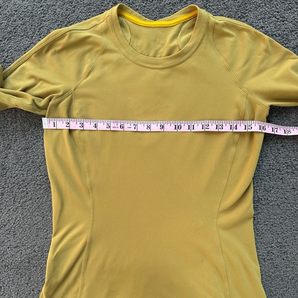 Lululemon Runderful Long Sleeve Size 10 
Grape Leaf - Picture 7 of 11